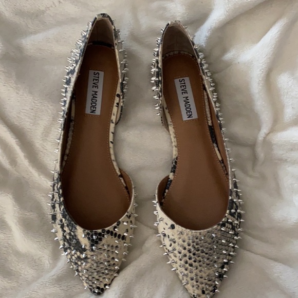 Steve Madden Shoes - STEVE MADDEN “Hypnotize” Snakeskin Flats with Spikes